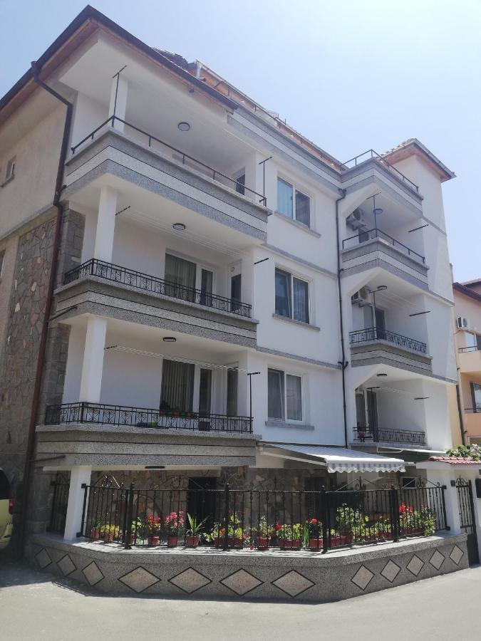 Milchevi Guesthouse Sozopol Exteriör bild