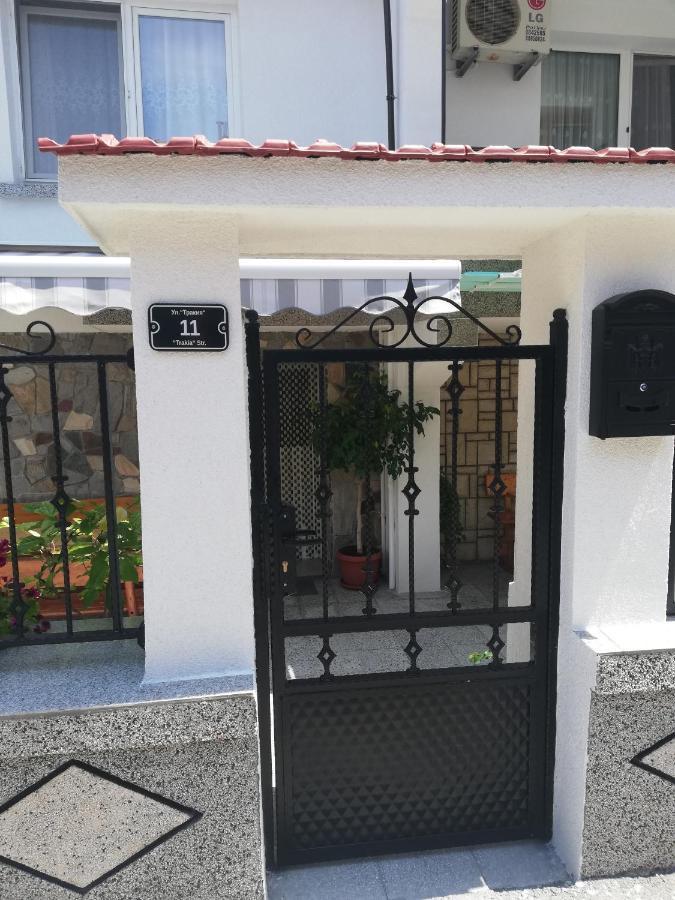 Milchevi Guesthouse Sozopol Exteriör bild